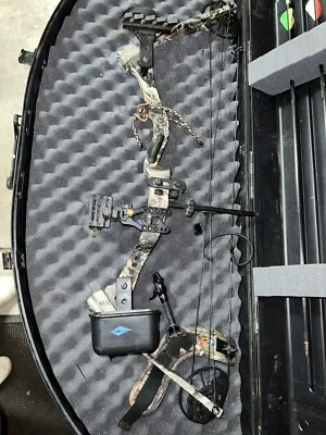 Diamond Razor Edge 60lb Bow - Image 1 of 2