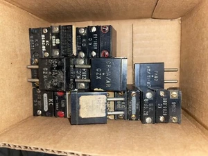 Radio Crystal CR-1A/AR Military .125 Pins USA You Get All 30+ Xtals No 40 M - Afbeelding 1 van 8