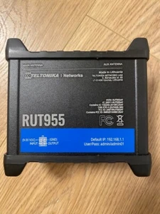 Teltonika RUT955 Przemysłowa frezarka 4G - czarna - Zdjęcie 1 z 3