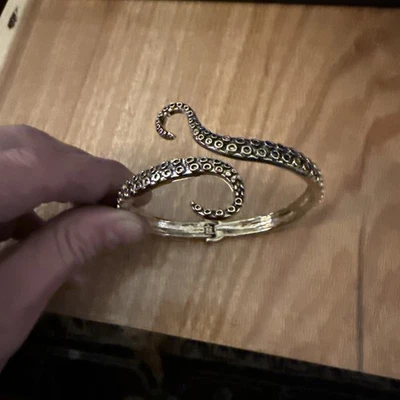 Octopus Tentacle Design Cuff Bracelet Gold Tone Fun Costume Jewelry - Image 1 of 4