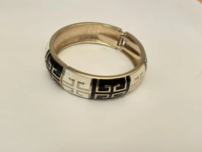 Brazalete con motivo griego en blanco y negro de Fornash B17 Foto 1 de 4