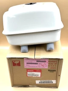Genuine OEM Honda GX240 GX270 GX340 GX390 Fuel Gas Tank White 17510-Z5T-000ZB - Picture 1 of 7