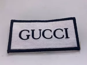 GUCCI NUOVO RICAMATO AZIENDA CUCITO SU NOME TOPPA ETICHETTA - Foto 1 di 1