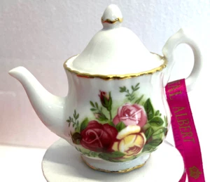 NIB Royal Albert Old Country Roses Large Tea Pot Made in England - Picture 1 of 7