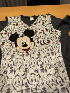 Women’s Disney V-Neck Scrub Top Mickey & Friends Double Stitch Size XL - Picture 1 of 5