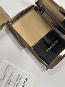 Hourglass Vanish Airbrush Pressed Powder Translucent Medium, 10.5G - Picture 1 of 3