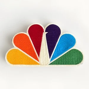 Parche con el logotipo del pavo real bordado colorido de la red de televisión NBC apliques para planchar - Imagen 1 de 7