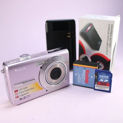 Kodak Digital Camera EasyShare M863 8.2MP Pink Tested Full Working Set - Image 1 of 4