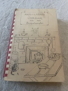 LIBRO DE COCINA VINTAGE ANIVERSARIO 1656-1956 BRIDGEHAMPTON, RECETAS ESCRITAS A MANO - Imagen 1 de 4