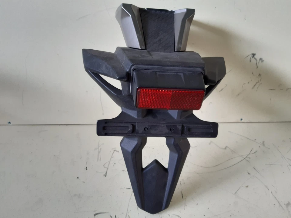 SUPPORT PLAQUE SUZUKI GSX-R 600 ORIGINE - Photo 1/1