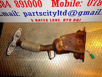 Convertidor catalítico Ford C-Max Zetec 2013 manual gasolina AV61-5G232-DE Foto 1 de 4