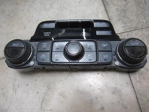17 18 SUBURBAN 3500 AC & HEATER CONTROL OEM - Picture 1 of 3