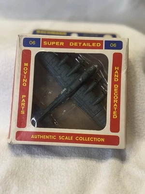 Мини-самолеты Bachmann 06 Flyng Fortress B-17 Missing One Bomb Door - Изображение 1 из 4