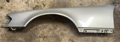 90-02 GUARDABARROS IZQUIERDO MERCEDES R129 300SL 500SL SL500 SL320 PLATEADO Foto 1 de 4