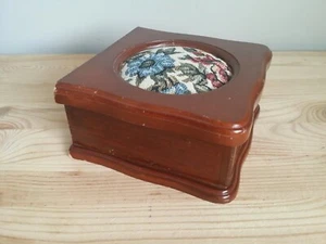HOLZ GOBELIN TOP SCHMUCK SCHMUCKKÄSTCHEN Nadelspitze Stickerei Floral + Spiegel - Bild 1 von 12