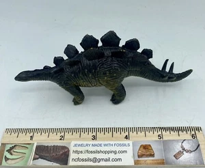 Vintage Stegosaurus Dinosaur PVC Plastic Toy Figure Black and Yellow 6 Inch - Picture 1 of 3