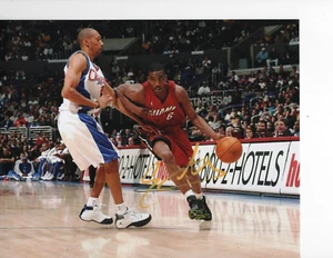 MIAMI HEAT EDDIE JONES SIGNED DRIVING TO THE BASKET 8X10 - Picture 1 of 1
