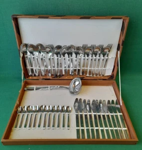 SET POSATE CON SCATOLA COLTELLO FORCHETTA CUCCHIAIO NUOVE ANNI '70 VINTAGE. AJ26 - Foto 1 di 10
