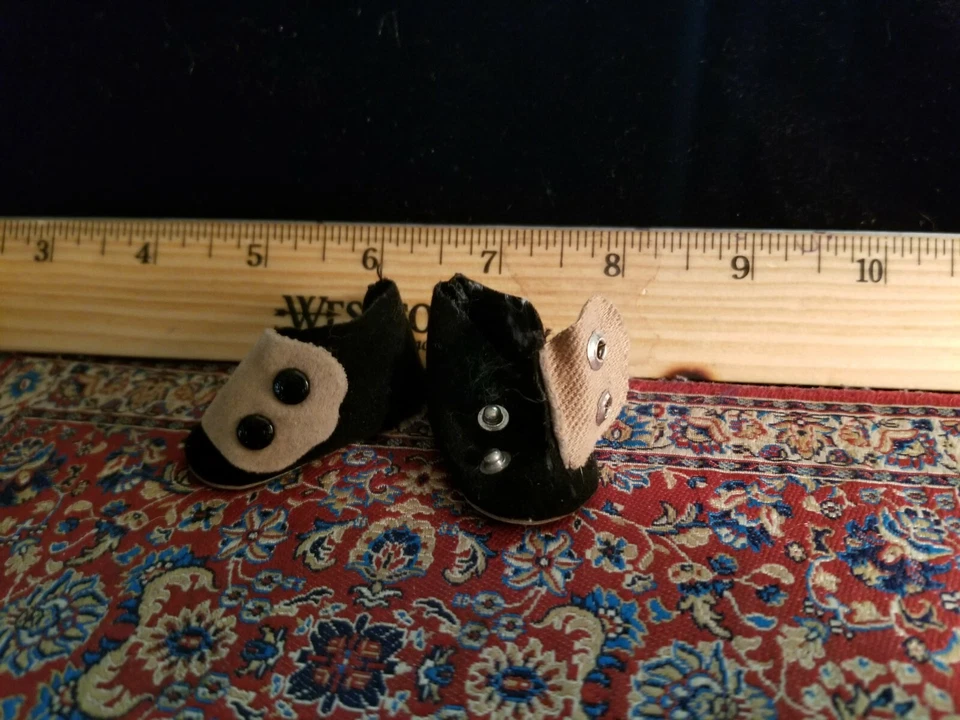 Zapatos de muñeca Mdme A vintage de gamuza negra/bronceada con broches de presión nuevos ~ OSS 1-3/4 x 7/8 #109 Foto 1 de 1