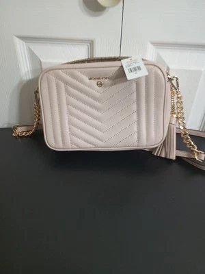 MICHAEL KORS Jet Set Charme Bolsa Pequena de Couro para Câmera em Creme Claro, JESS - Imagem 1 de 4