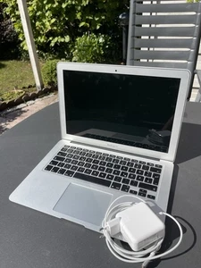 Apple MacBook Air 2017 13 Zoll 1.8 GHz CPU 8 GB RAM 128 GB SSD TOP ZUSTAND - Bild 1 von 16