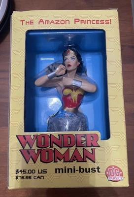 Mujer Maravilla Princesa Amazon Mini Busto Estatua DC Direct Comics Nunca Abierto Foto 1 de 3
