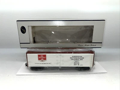 Crown Model # 374200 Old Milwaukee Beer Reefer Car #29030 New O LIONEL Custom - Image 1 of 4