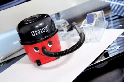 Henry The Hoover Desktop Vacuum Cleaner Mini For Table Desks Office Battery - Image 1 of 4