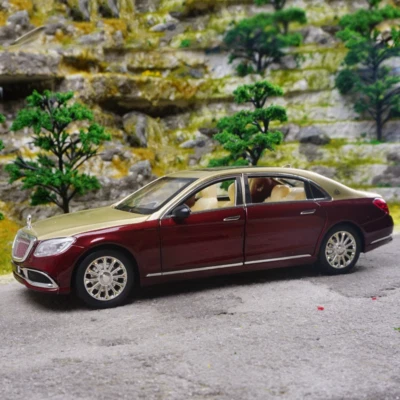 1:24Maibach S600 Toy Car Model Diecast Vehicle with Sound and Light for Children - Image 1 of 4