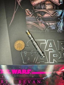 Hot Toys Star Wars Darth Revan VGM62 Lightsaber Hilt 2 loose 1/6th scale - Picture 1 of 1