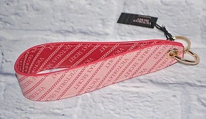 VICTORIA'S SECRET ROSA ROTER LOGOAUFHÄNGER SCHLÜSSELANHÄNGER ARMBAND LIMITIERT NEU - Bild 1 von 3