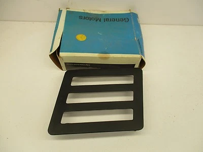 Pontiac Bonneville Catalina 1970 bisel marcador trasero derecho 9799829 nuevo en stock Foto 1 de 4