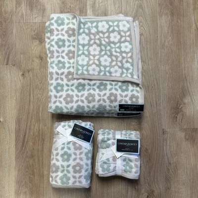 8 Pc Cynthia Rowley White Gray Mint Green Flower Towel Set COTTON Towels - Image 1 of 4