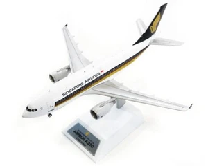 A310-324 SINGAPORE AIRLINES REG: 9V-STQ WITH STAND - WB MODELS WBA310002 1/200 - Picture 1 of 7