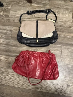 Bandolera Hobo de Cuero Rojo / Bolso de Hombro Vince Camuto Cuero Negro Blanco Foto 1 de 4