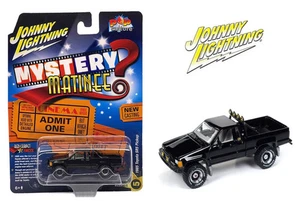 1/64 Johnny Lightning 1985 Mystery Matinee Toyota SR5 Pickup (nero) JLSP374 - Foto 1 di 1
