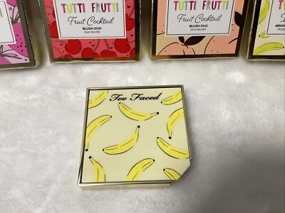 Too Faced Tutti Frutti It's Bananas CREMA DE PLÁTANO Polvo Ajustador Iluminador Nuevo en Caja Foto 1 de 4