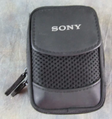 Canon LCS-CSQ Black Small Camera Gadget Bag  3 1/4"x4 1/2"x2" - Image 1 of 4