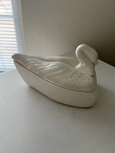 Vintage Lidded Dish Enchanto California Pottery White Swan - Picture 1 of 7