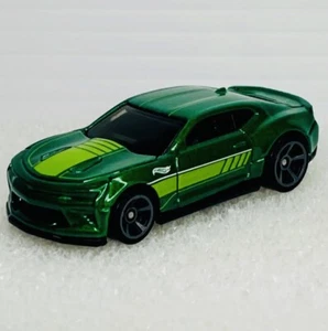 Camaro SS 2022 Hot Wheels #219 entonces y ahora 4/10 '18 verde - nuevo suelto - Imagen 1 de 1