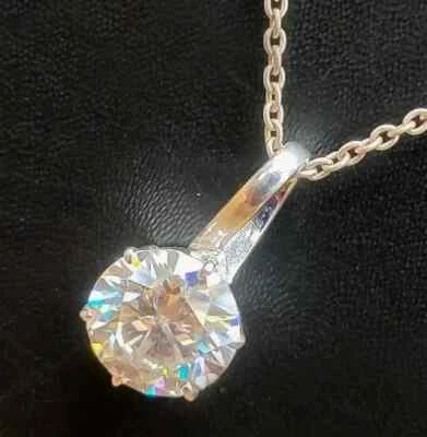 Increíble colgante solitario de diamantes blancos tratados certificado de 4,35 quilates en plata 925 Foto 1 de 4