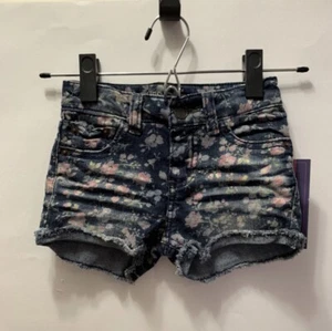 girls cut off denim shorts. size XS (4/5). NWT Floral Pattern And Frayed Edges - Picture 1 of 3