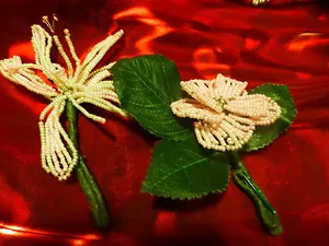 Artigianato, I Fiori Spilla Massonica IN Perle O Pastiglie Cappelli O Altri - Bild 1 von 4