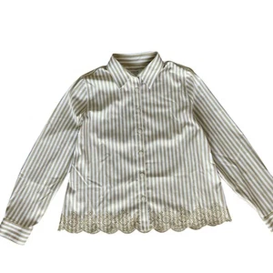 Chico’s No Iron Tan Striped Shirt Sz 1 M Scallop Hem Embroidery Stretch SP25 NWT - Picture 1 of 11