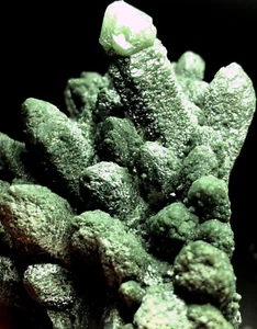 515g Brand NEW Rare NATURAL skeletal Elestial Green QUARTZ Crystal k656 - Picture 1 of 11