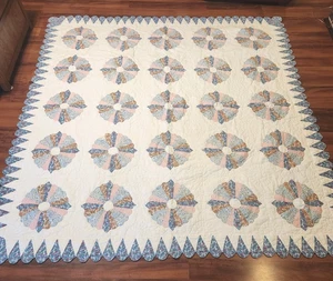 Edredón cuadrado vintage Dresden Plate 82" blanco rosa azul chintz tela floral - Imagen 1 de 10