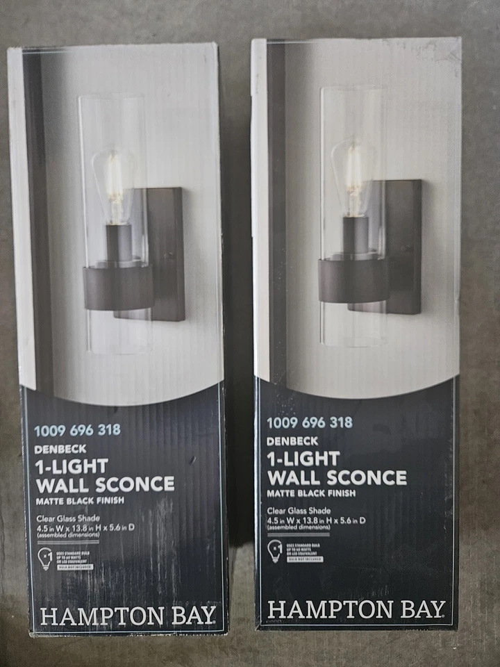 Hampton Bay Denbeck 4,5 дюйма W матовый черный бра 1 лампа прозрачное стекло упаковка 2 шт. - Изображение 1 из 3