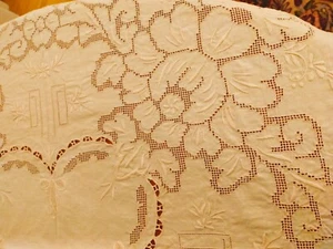 tovaglia tonda ricamata - Foto 1 di 14