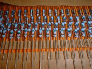 100x 75 kOhm 0,6 Watt 1% Metallschicht Widerstand BF0207 Beyschlag - Picture 1 of 2