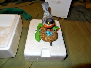 Schönes amerikanisches Rotkehlchen The Lenox Garden Bird Collection mit Originalkarton - Bild 1 von 11